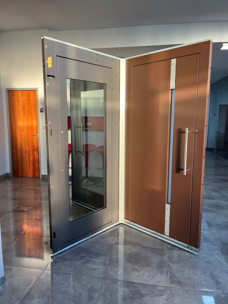 lift door