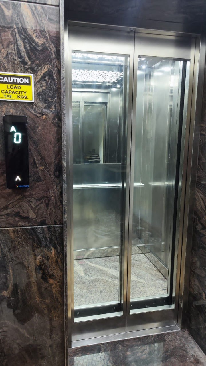 lift door